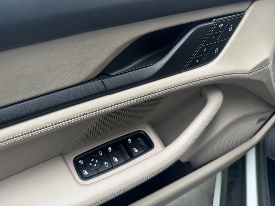 2022 Porsche Taycan Turbo - Image 3 of 31