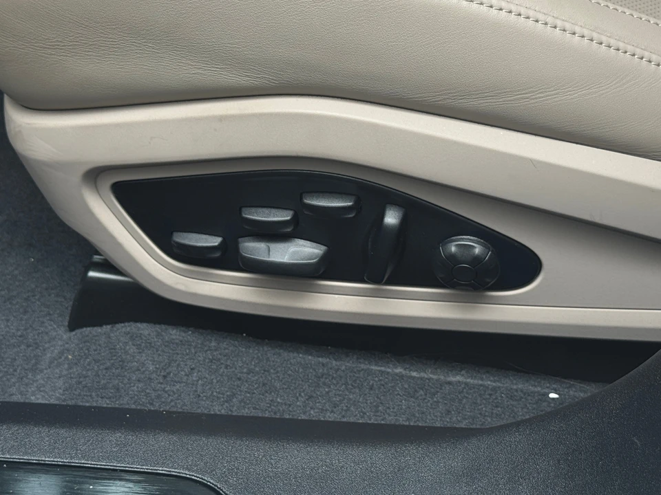 2022 Porsche Taycan Turbo - Image 11 of 31