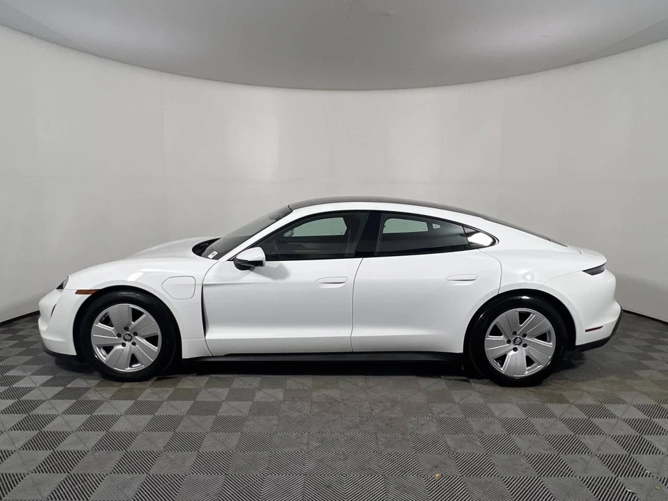 2022 Porsche Taycan - Image 2 of 5