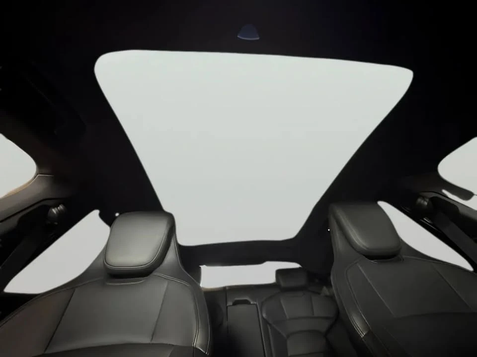 2022 Porsche Taycan - Image 15 of 19