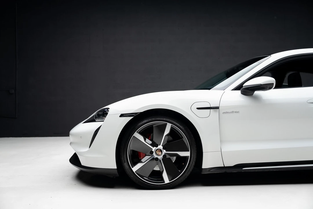2022 Porsche Taycan - Image 17 of 21