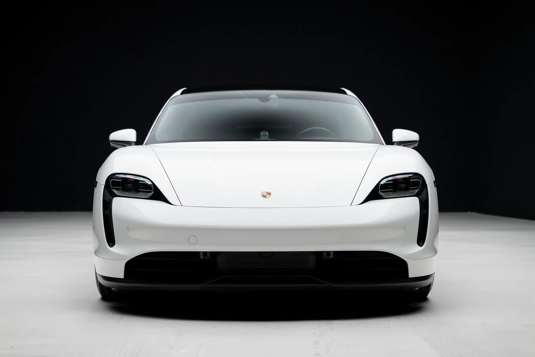 2022 Porsche Taycan - Image 7 of 12