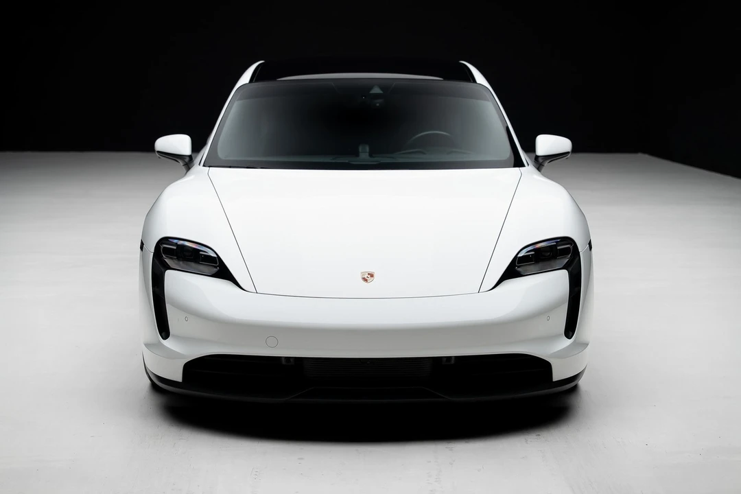 2022 Porsche Taycan - Image 5 of 12