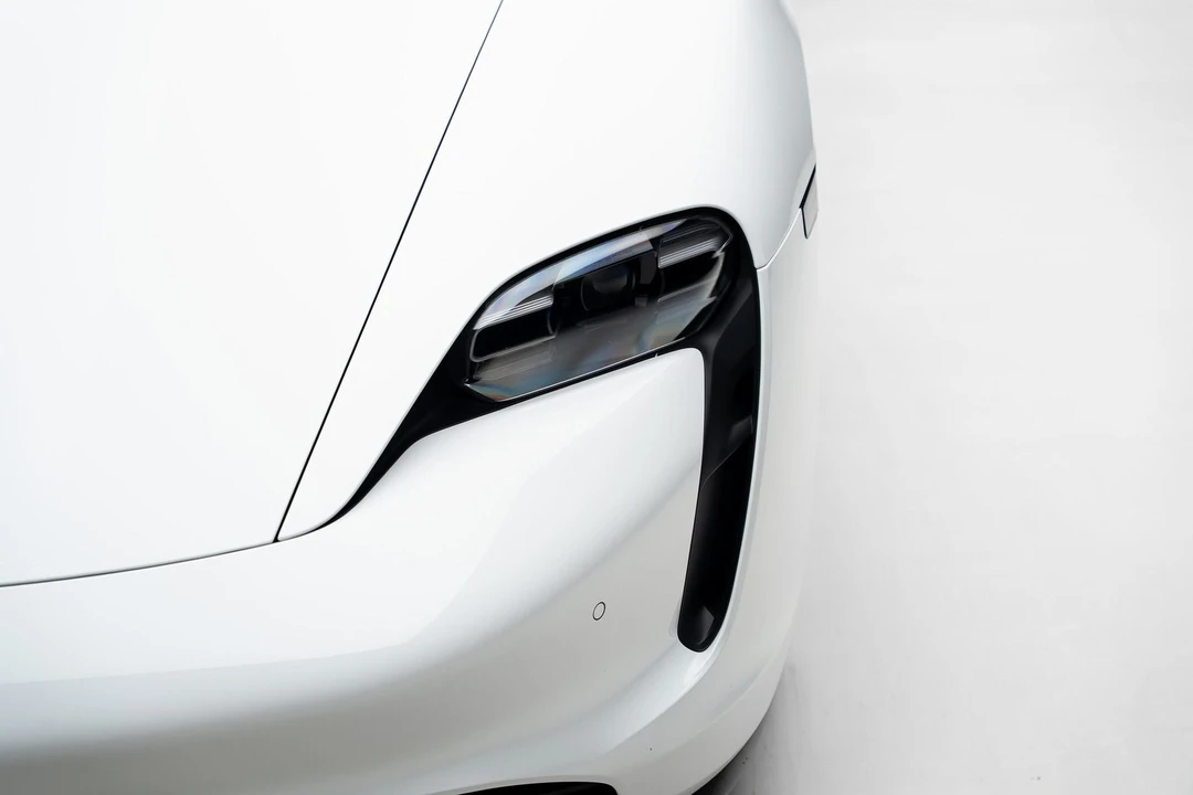 2022 Porsche Taycan - Image 10 of 12