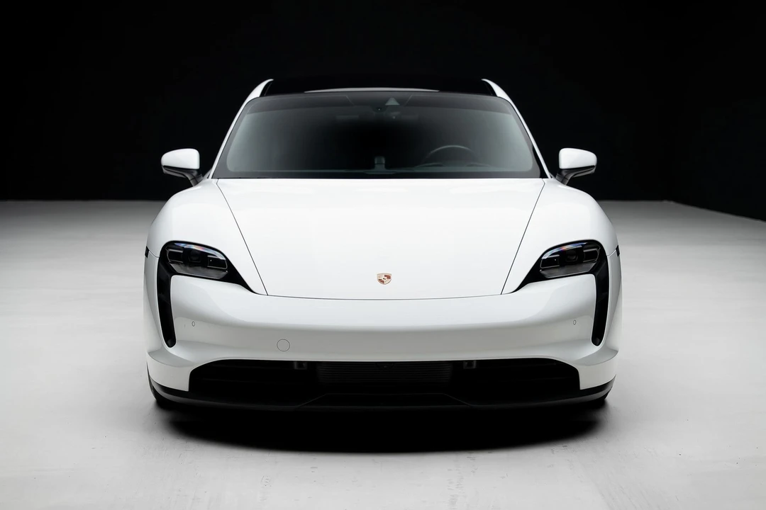 2022 Porsche Taycan - Image 6 of 12