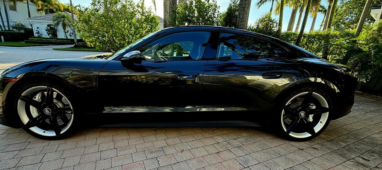 2022 Porsche Taycan - Image 3 of 23