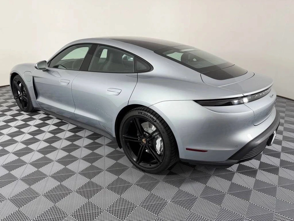 2022 Porsche Taycan - Image 3 of 5