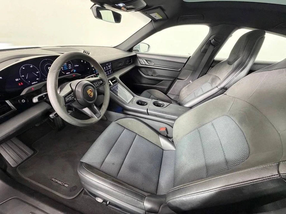 2022 Porsche Taycan - Image 4 of 5