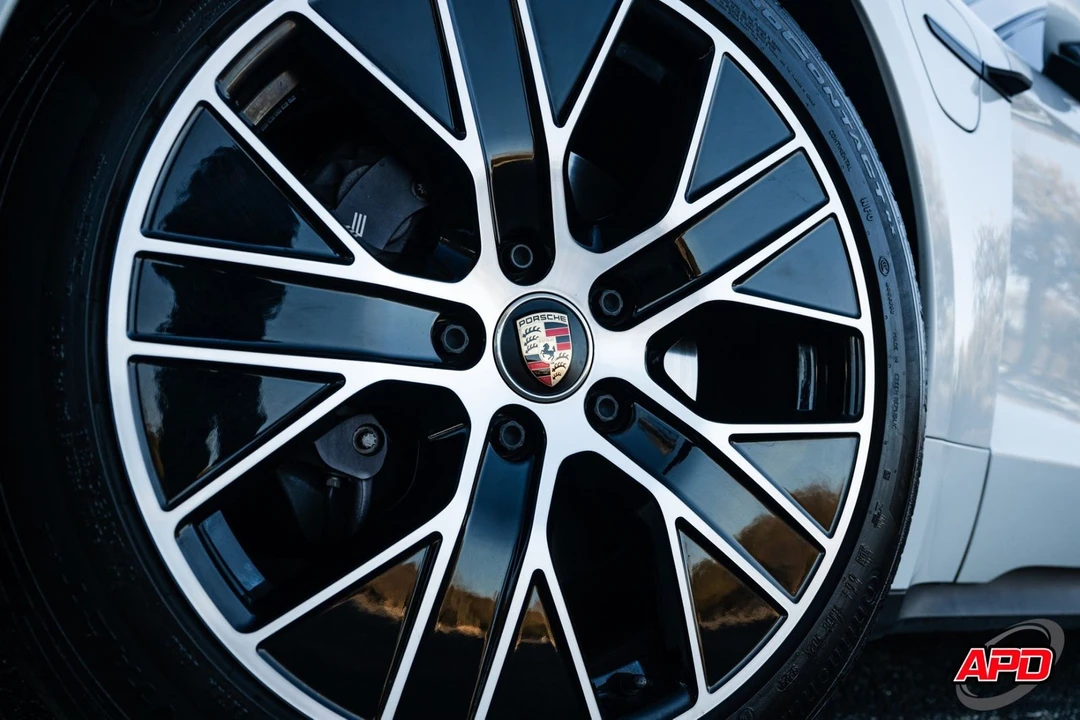 2022 Porsche Taycan - Image 4 of 12