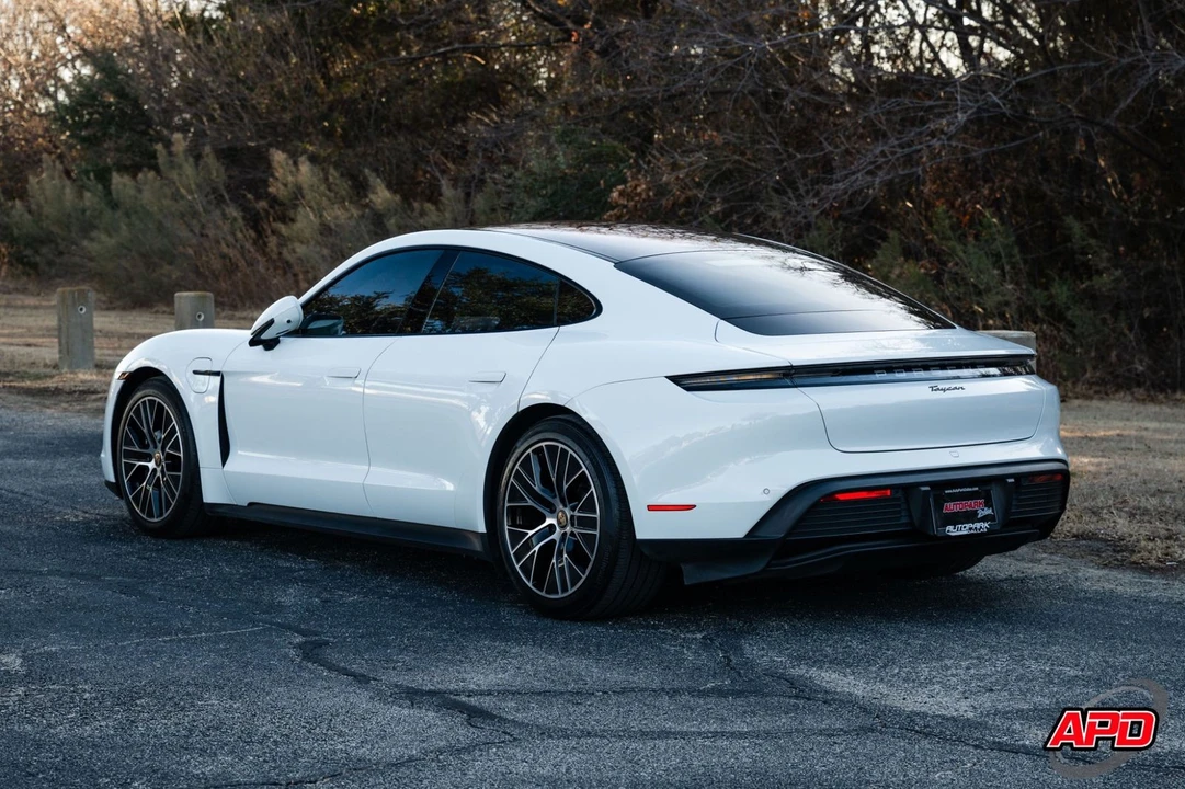 2022 Porsche Taycan - Image 8 of 12