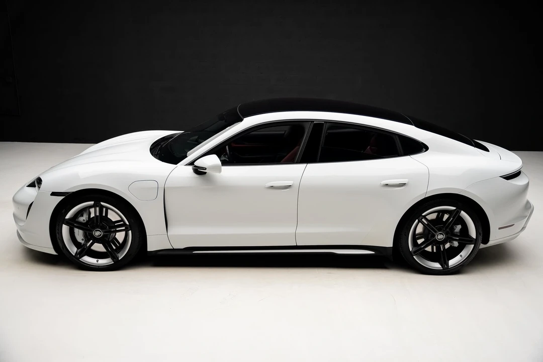 2022 Porsche Taycan - Image 13 of 21