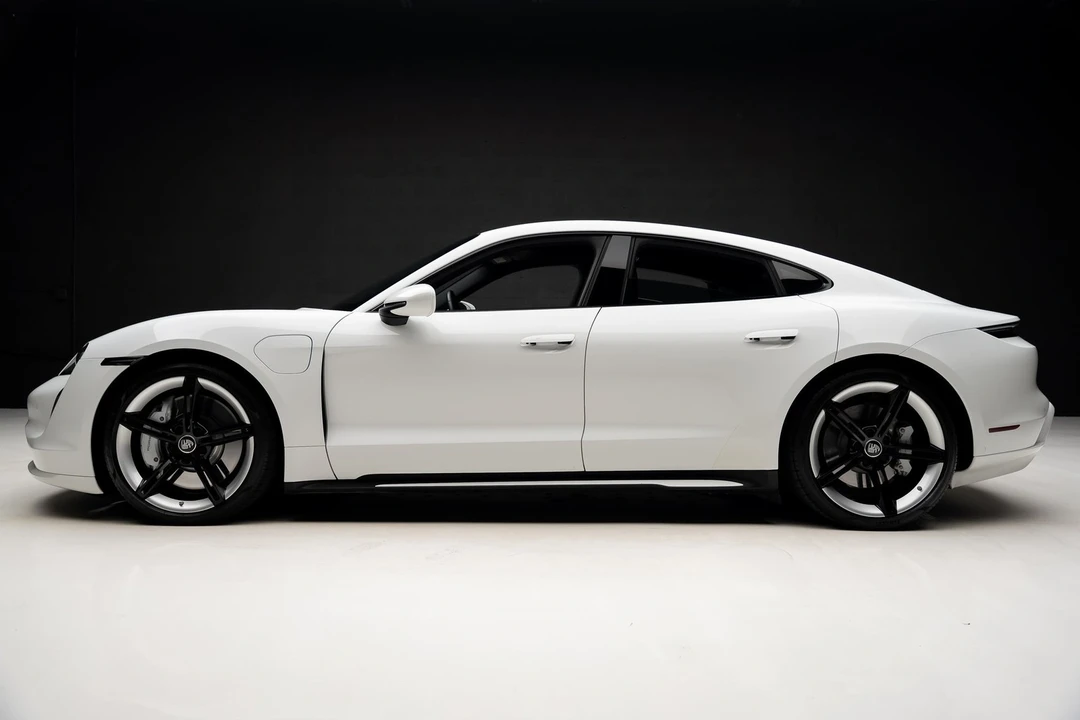2022 Porsche Taycan - Image 14 of 21