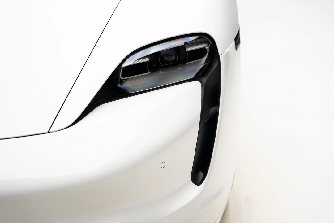 2022 Porsche Taycan - Image 9 of 21