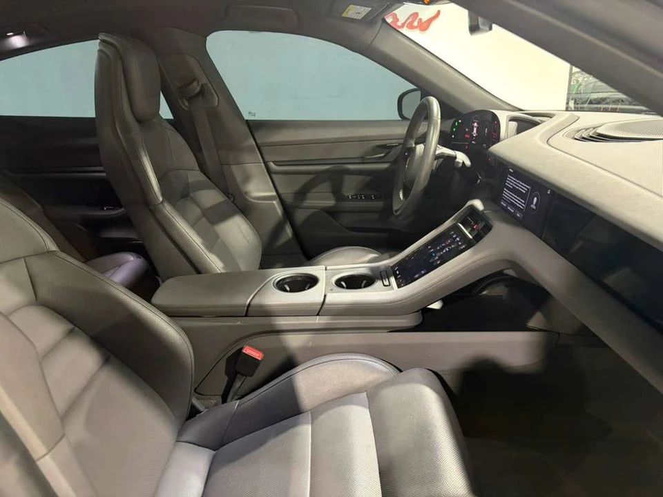2022 Porsche Taycan - Image 10 of 12