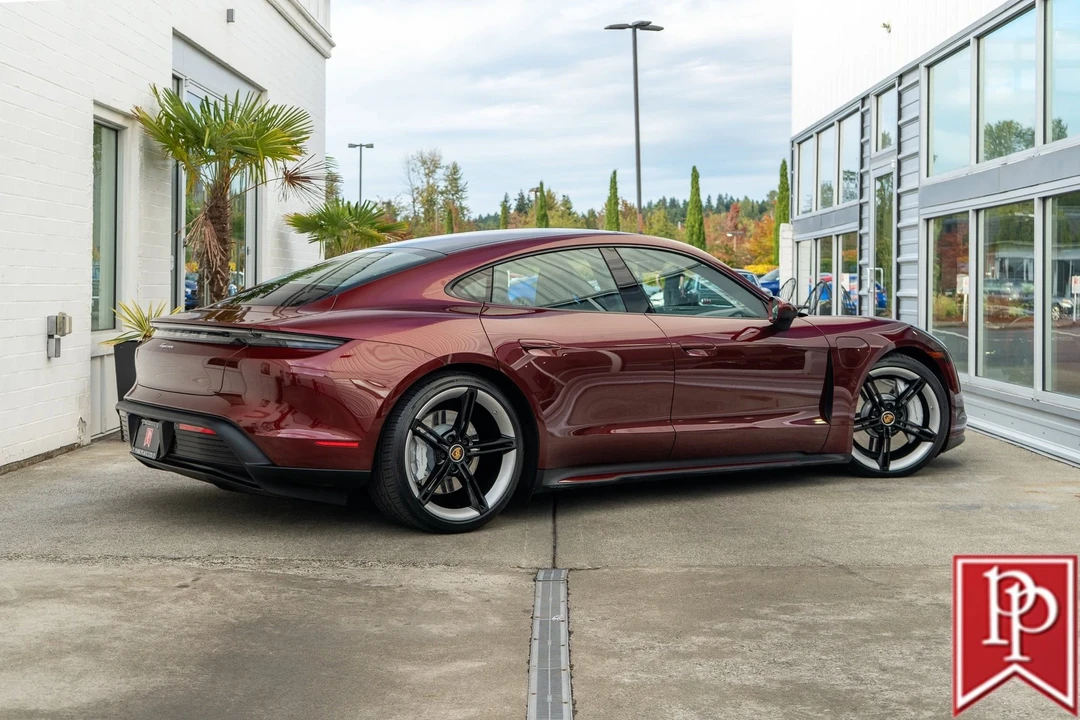 2022 Porsche Taycan - Image 8 of 21