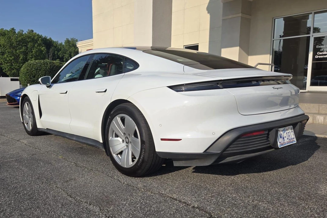 2022 Porsche Taycan - Image 5 of 31