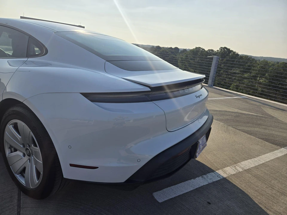 2022 Porsche Taycan - Image 22 of 31