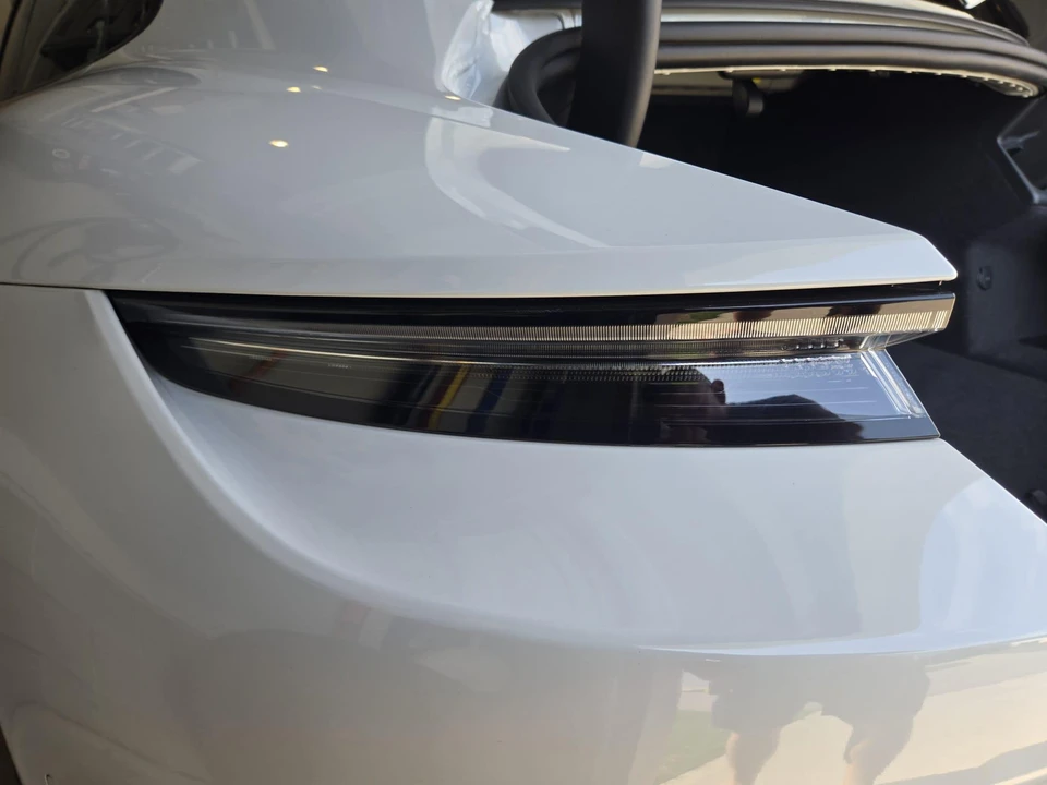 2022 Porsche Taycan - Image 23 of 31