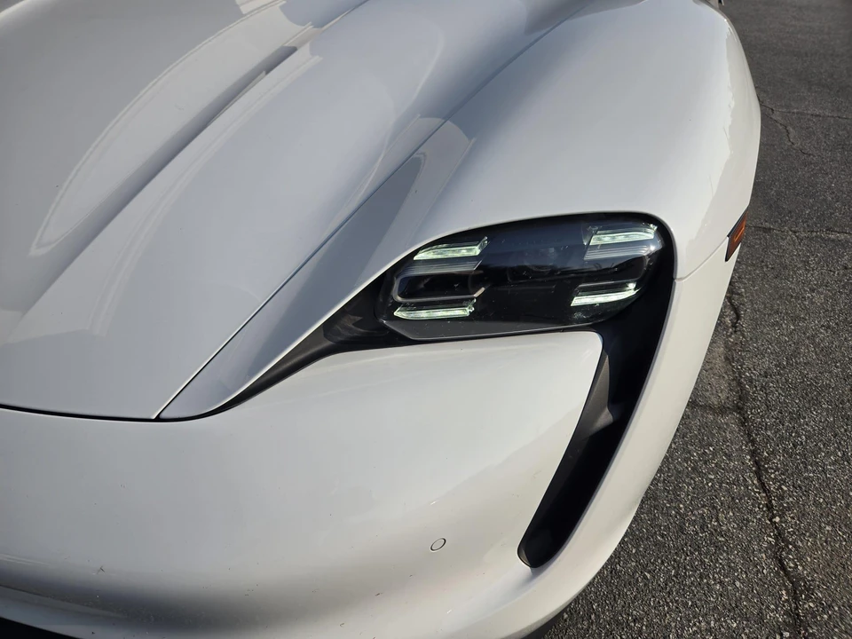 2022 Porsche Taycan - Image 17 of 31