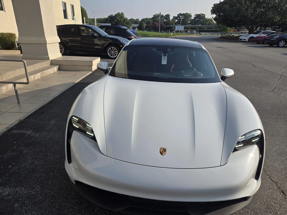 2022 Porsche Taycan - Image 11 of 31