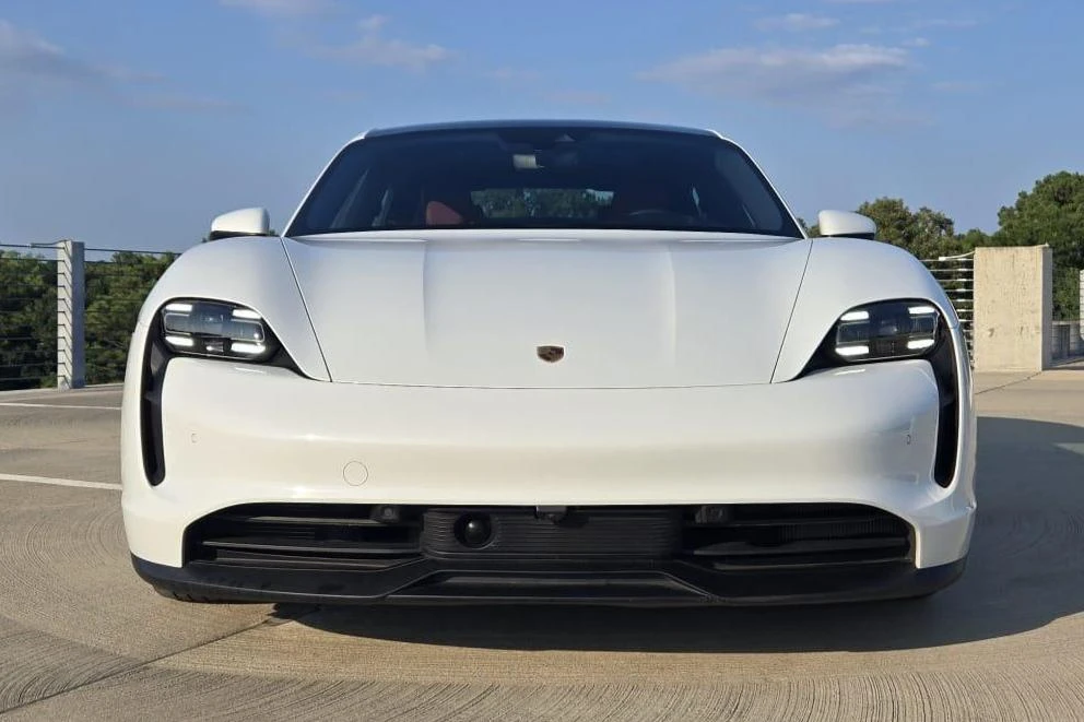 2022 Porsche Taycan - Image 2 of 31