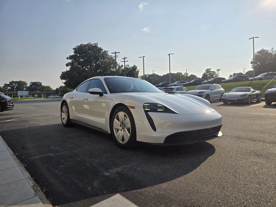 2022 Porsche Taycan - Image 14 of 31
