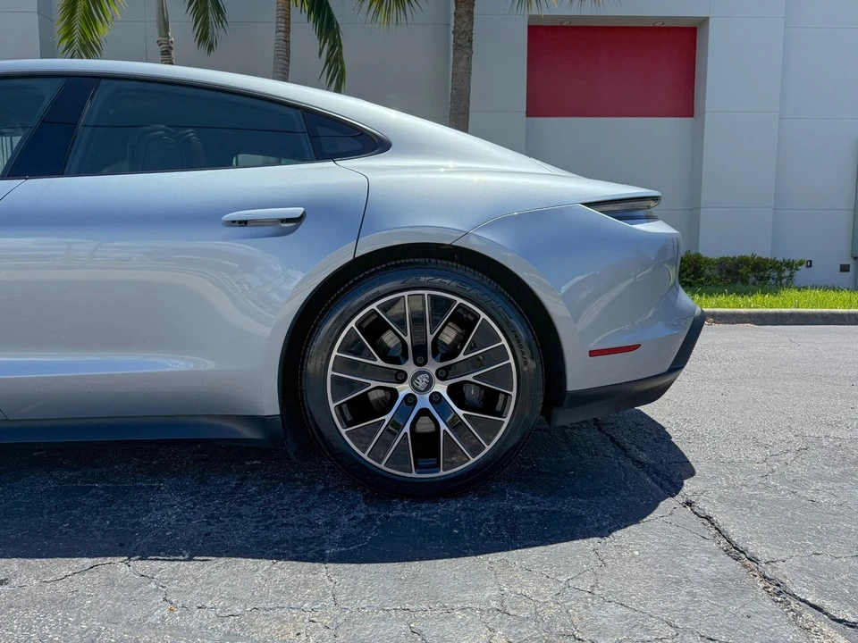 2022 Porsche Taycan - Image 15 of 21