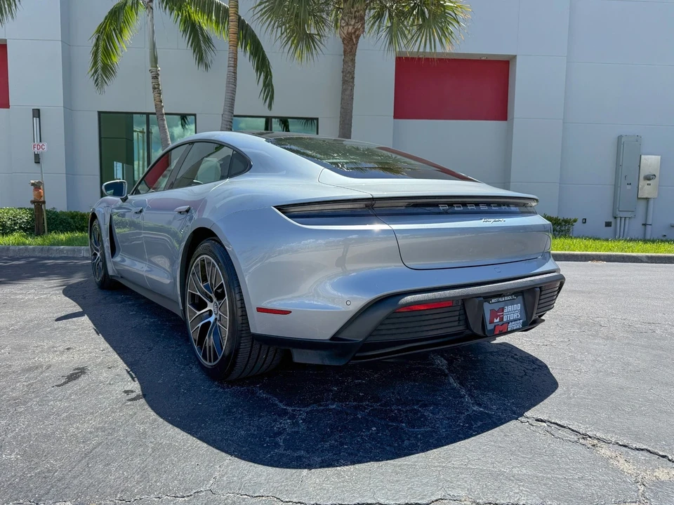 2022 Porsche Taycan - Image 8 of 21