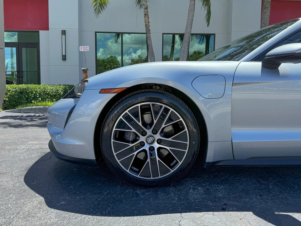 2022 Porsche Taycan - Image 14 of 21