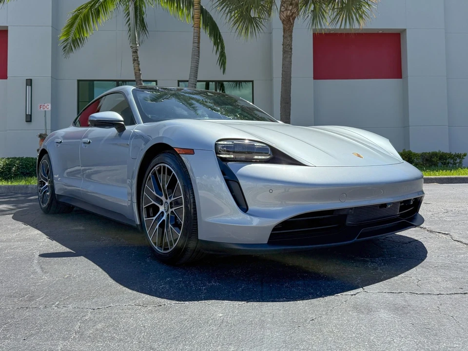 2022 Porsche Taycan - Image 4 of 21