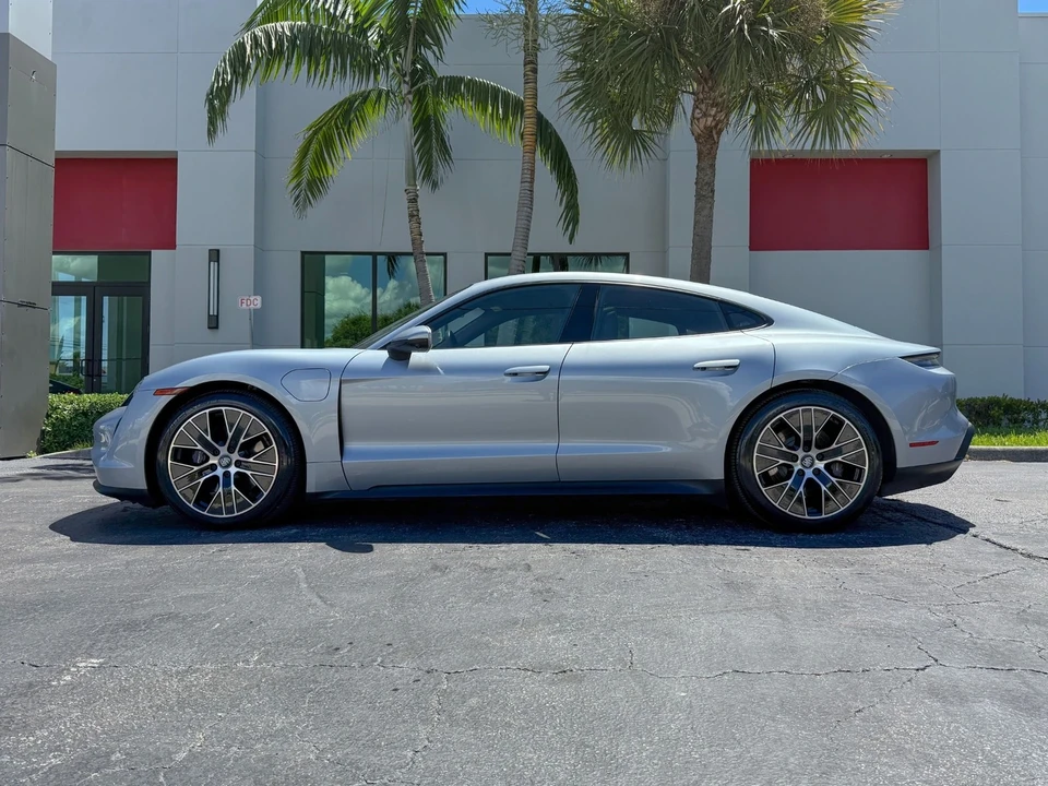 2022 Porsche Taycan - Image 13 of 21