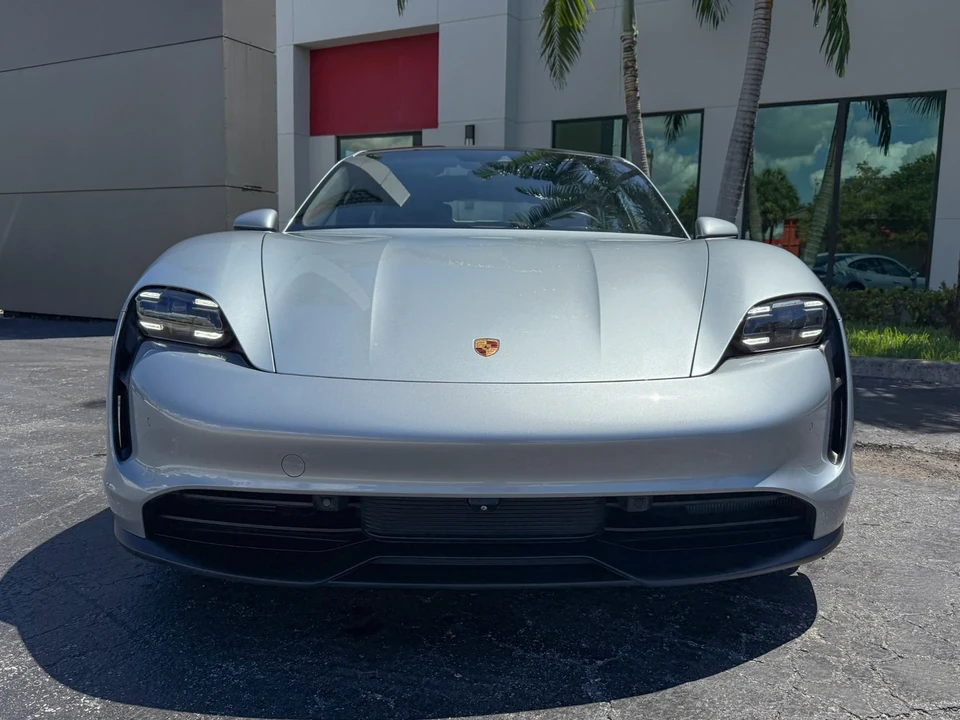 2022 Porsche Taycan - Image 5 of 21