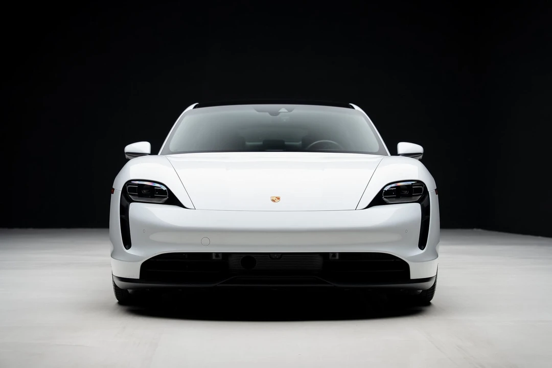 2022 Porsche Taycan - Image 7 of 12