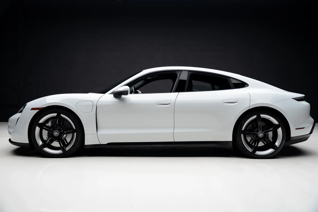 2022 Porsche Taycan - Image 16 of 21
