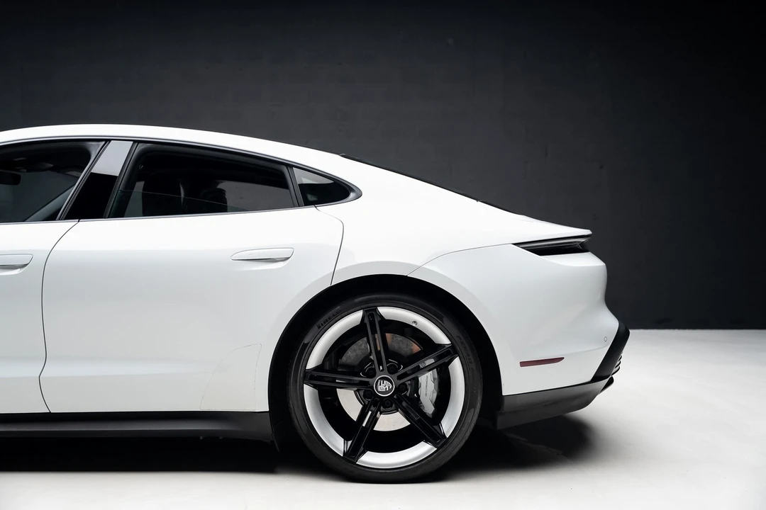 2022 Porsche Taycan - Image 19 of 21