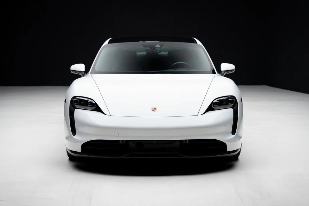 2022 Porsche Taycan - Image 6 of 12