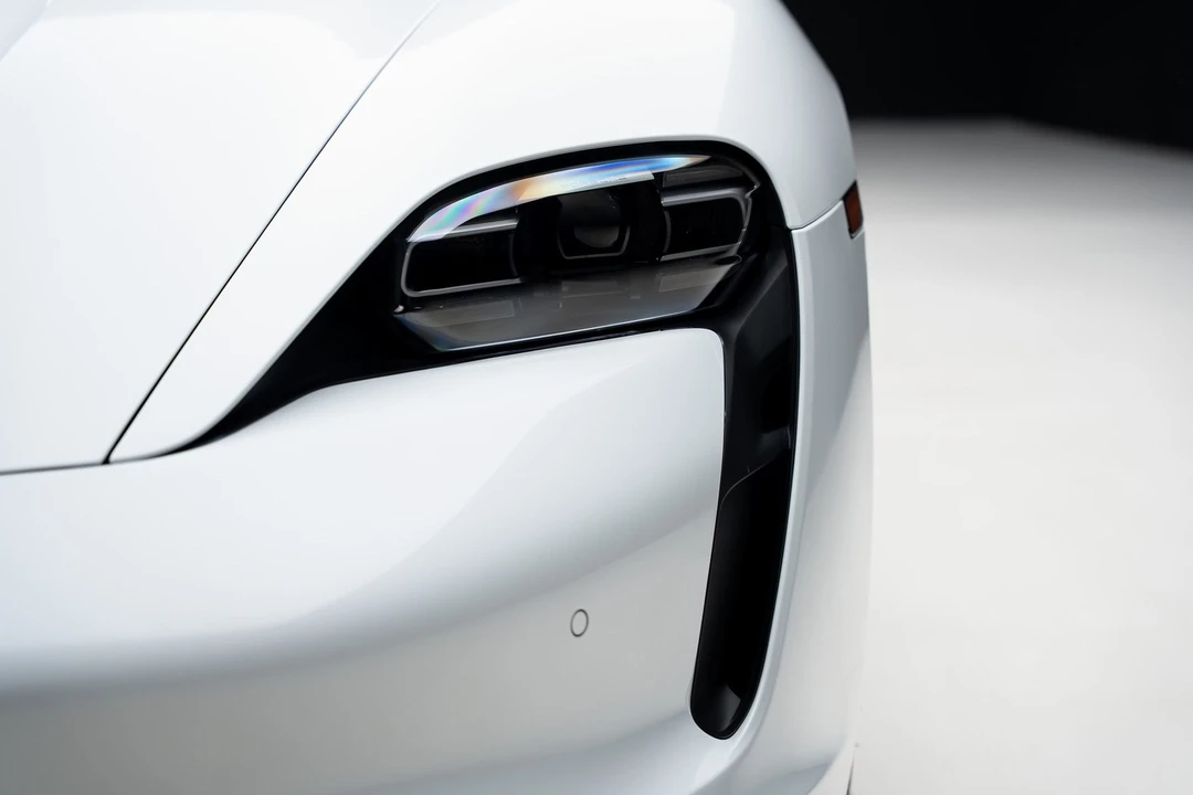 2022 Porsche Taycan - Image 9 of 12