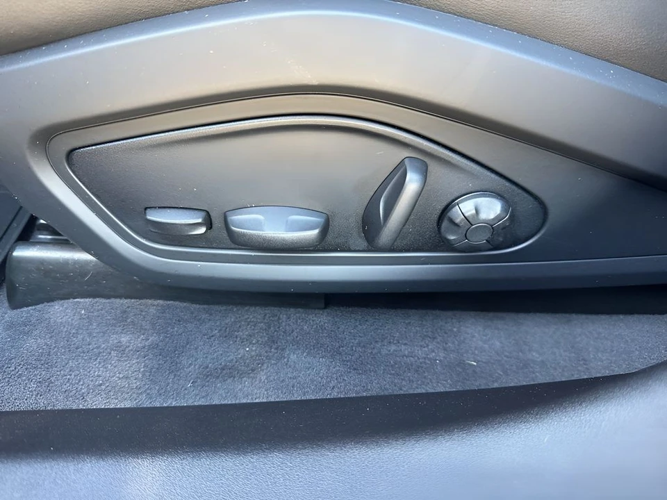 2022 Porsche Taycan - Image 10 of 12