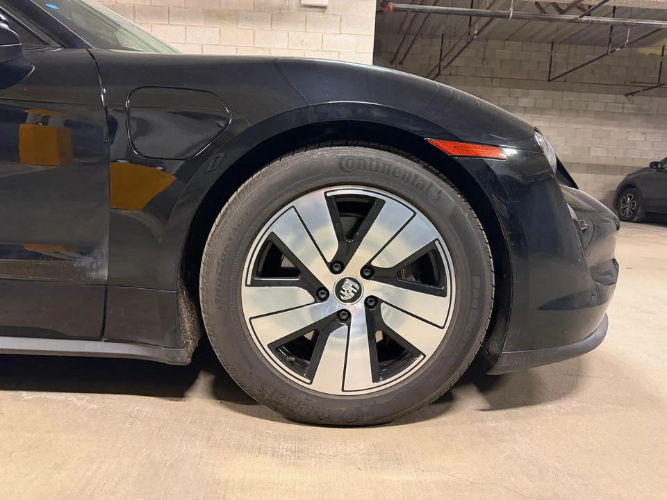 2022 Porsche Taycan - Image 12 of 31