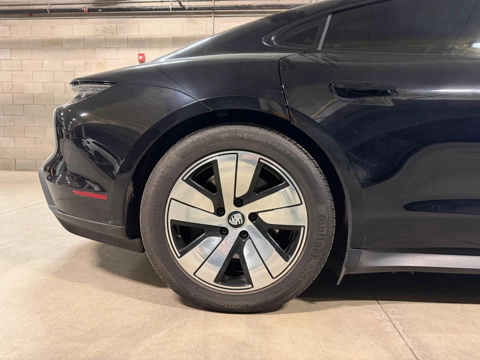 2022 Porsche Taycan - Image 11 of 31