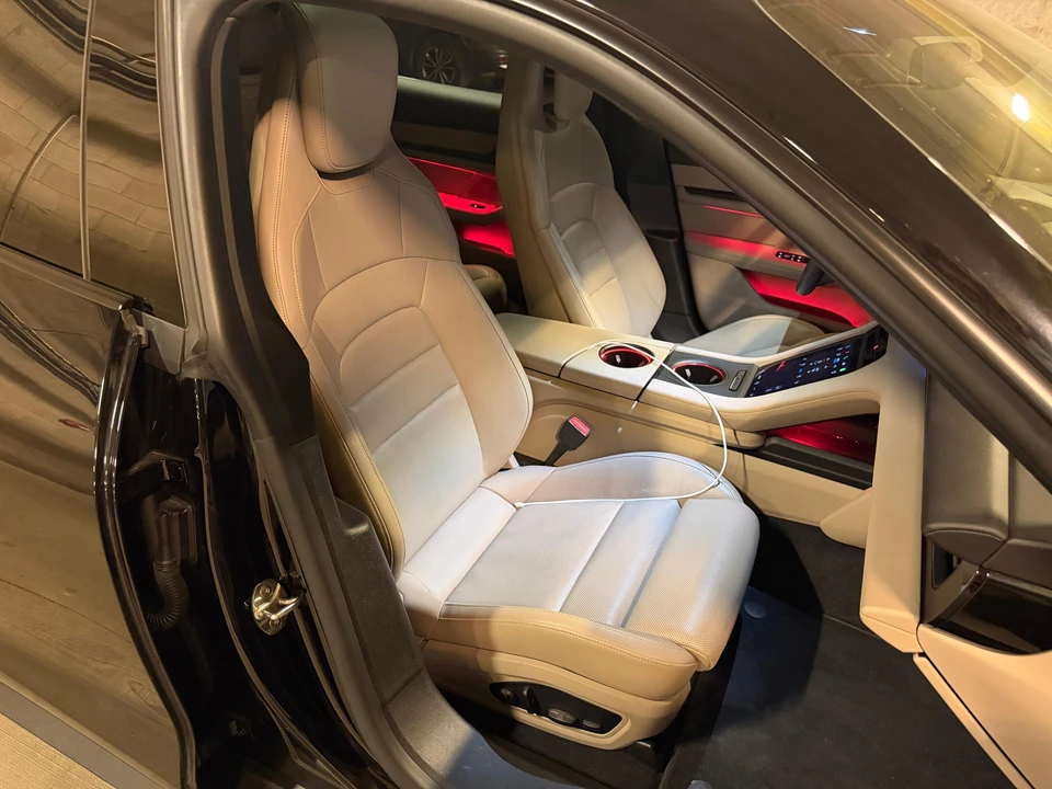 2022 Porsche Taycan - Image 18 of 31