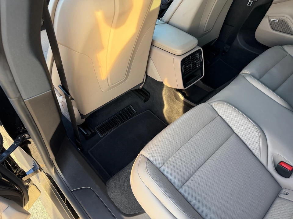 2022 Porsche Taycan - Image 30 of 31