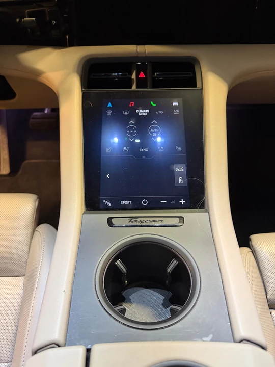 2022 Porsche Taycan - Image 25 of 31