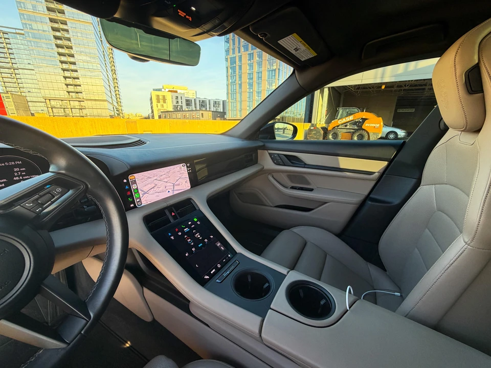 2022 Porsche Taycan - Image 24 of 31