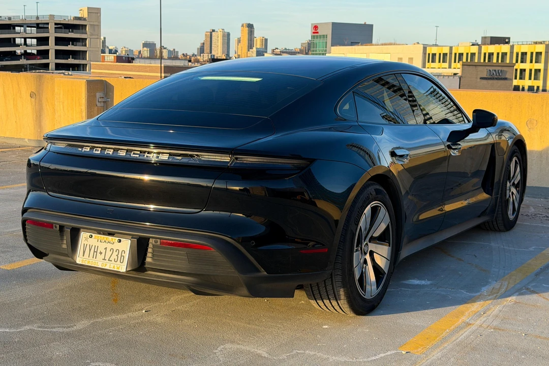 2022 Porsche Taycan - Image 4 of 31