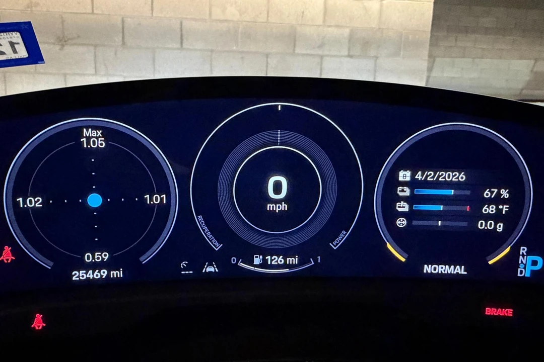 2022 Porsche Taycan - Image 16 of 31