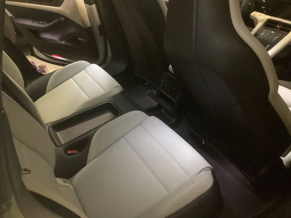 2022 Porsche Taycan - Image 10 of 14