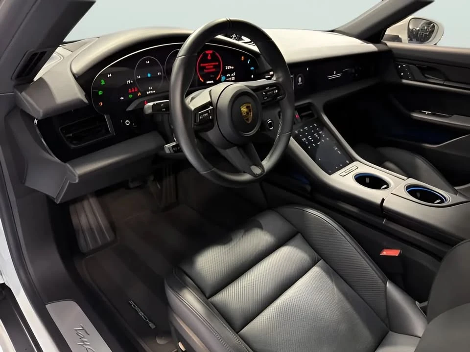 2022 Porsche Taycan - Image 10 of 17