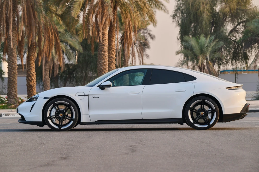 2022 Porsche Taycan - Image 8 of 21