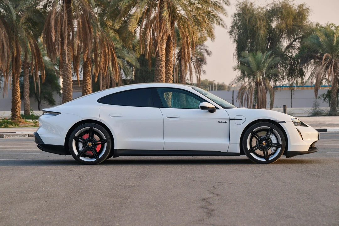 2022 Porsche Taycan - Image 4 of 21